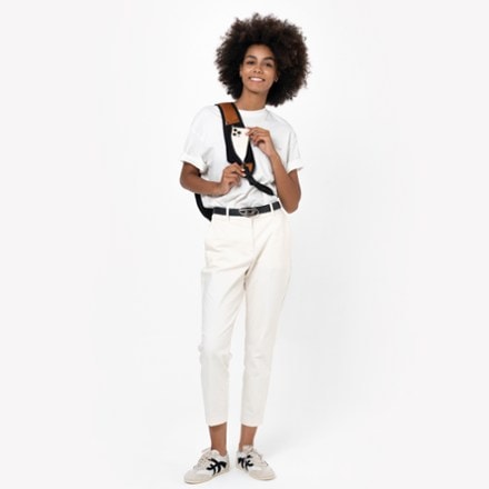 Sherpani Esprit Anti-Theft Sling Bag 6
