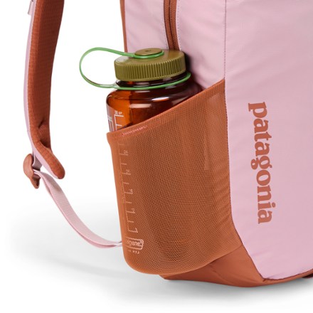 Patagonia Atom 20L Tote Pack Water bottle pocket (Water bottle sold separately)