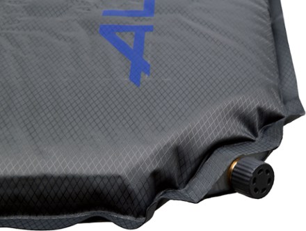 alps mountaineering sleeping pad