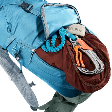 Deuter Trail 18 Pack - Men's 8