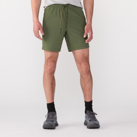 Model info: Height: 6' 2" | Waist: 32" | Inseam: 32" | Wearing size: S