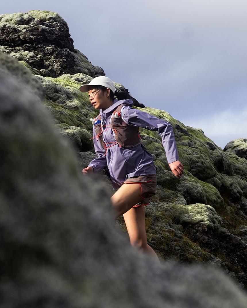 Location Image for Adv Skin 12 Hydration Vest - Women's