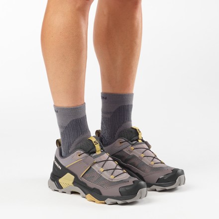 Salomon X Ultra 5 Low Hiking Shoes - Men's 5