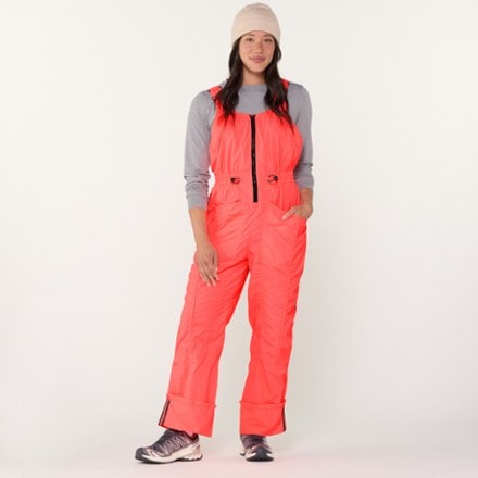 Model info: Height: 5' 7" | Chest: 34 | Waist: 27 | Wearing size: M
