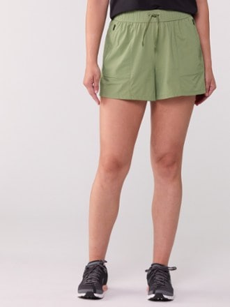 Janji Omni 4" Shorts - Women's 1