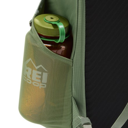 The North Face Borealis Trail Pack Water bottle pocket (Water bottle sold separately)