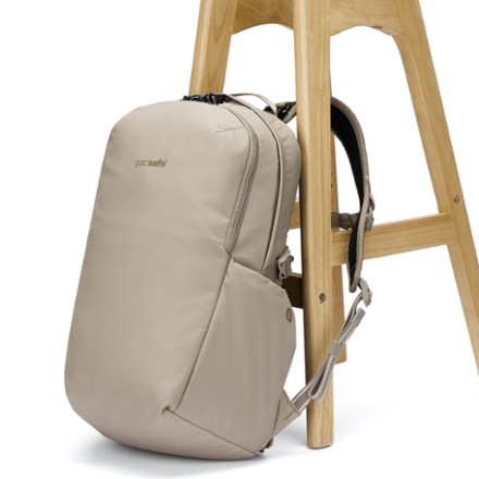 Pacsafe V 24 L Anti-Theft Active Pack 6