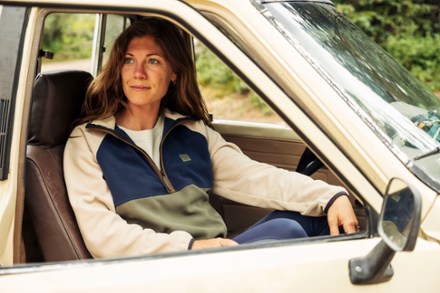 Location Image for Vista Quarter-Zip Lightweight Fleece Pullover - Women's