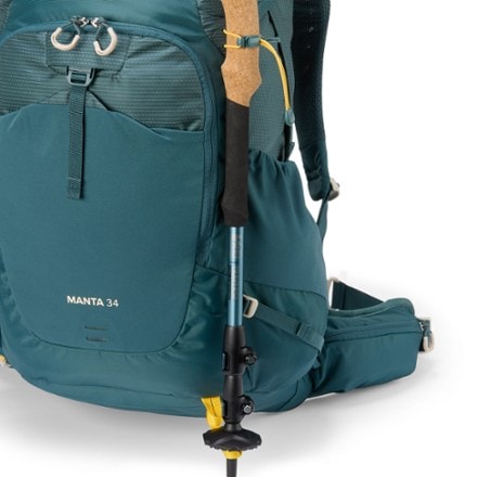Osprey Manta 34 Hydration Pack - Men's Trekking pole attachments (trekking poles not included)