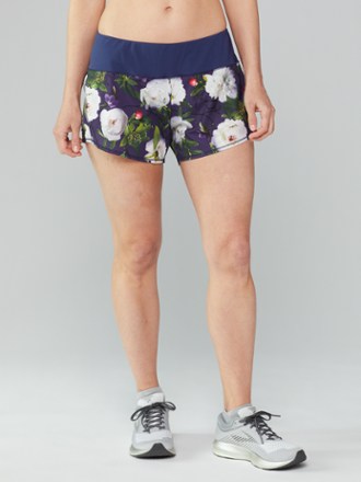 oiselle roga shorts