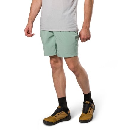 PEARL iZUMi Canyon Active Bike Shorts - Men's 1