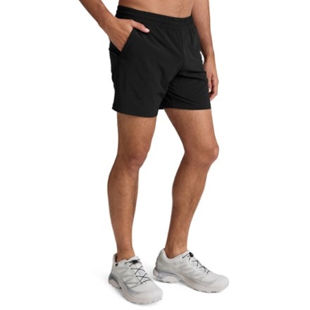 Beyond Yoga Long Run Unlined 7" Shorts - Men's 2