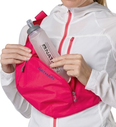 Nathan Limitless Run 2 L Hydration Sling 8