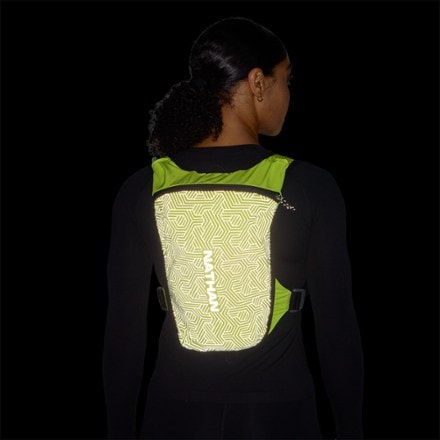 Nathan HyperNight QuickStart 3.0 4 L Hydration Vest 8