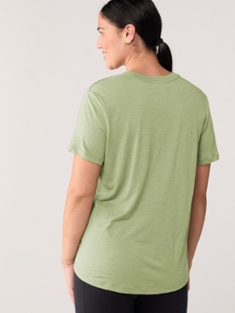 Icebreaker Merino 150 Tech Lite III Relaxed T-Shirt - Women's 2