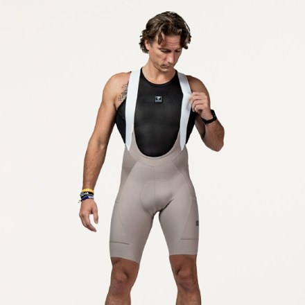 Varlo Roam Cargo Bib Shorts V2 - Men's 1