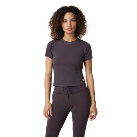 Vuori Pose Fitted T-Shirt - Women's 0