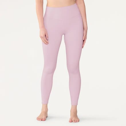 Model info: Height: 5'9" | Waist: 33" | Inseam: 31" | Wearing size: L
