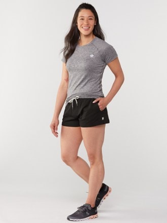 Vuori Halo Performance Shorts - Women's 3