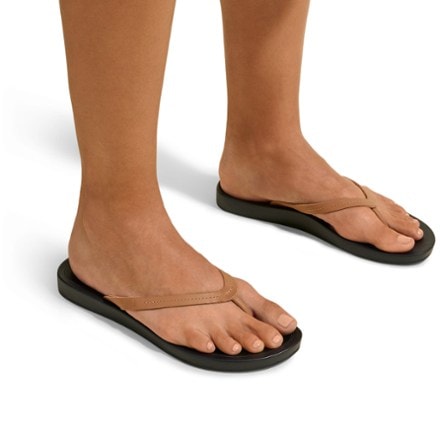 OluKai Lalahi Flip-Flops - Women's 6