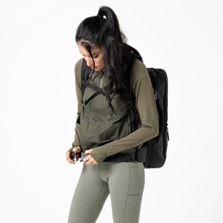 Sherpani Santiago 35 L Travel Pack 2