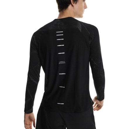 On Performance Long-T Lumos Top - Men's 6