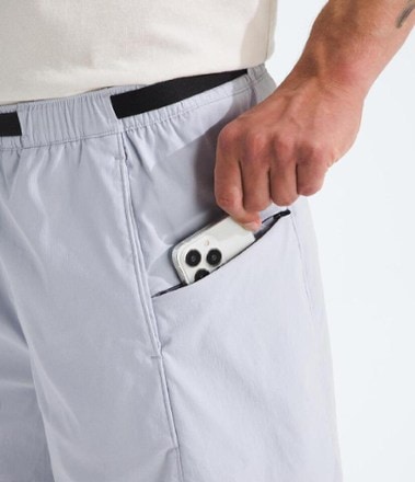 The North Face Class V Pathfinder Belted 9" Shorts - Men's 5