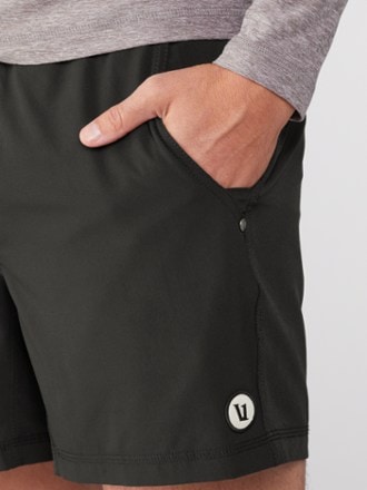 Vuori Kore Shorts - Men's 7.5" Inseam 4