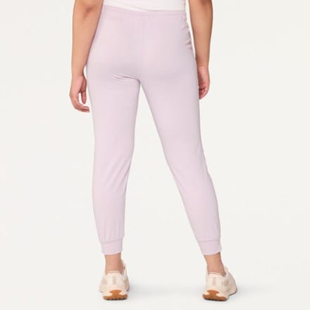 Vuori Performance Joggers - Women's 2