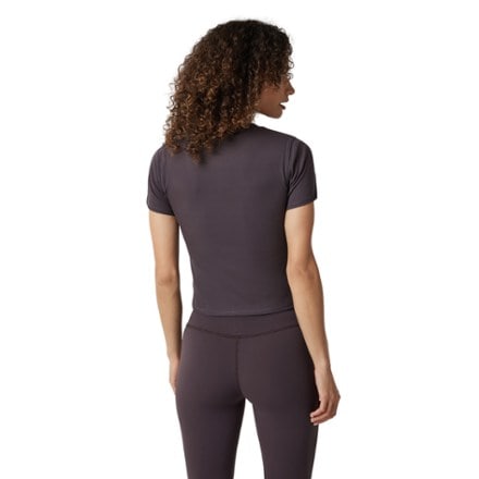 Vuori Pose Fitted T-Shirt - Women's 1