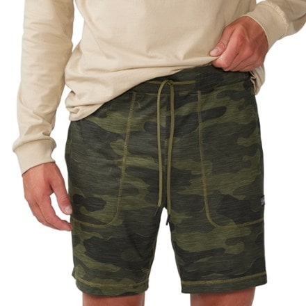 Mountain Hardwear Chillaction Shorts - Men's 5