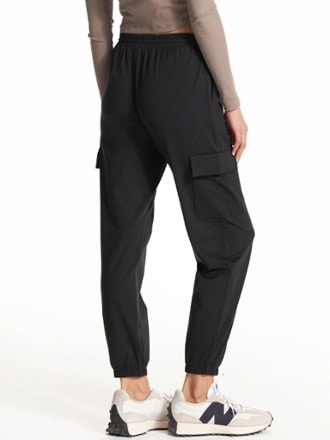 Vuori Boyfriend Cargo Joggers - Women's 2