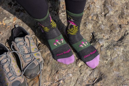Darn Tough Mellow Mushrooms Micro Crew Lightweight Hiking Socks - Women's 2