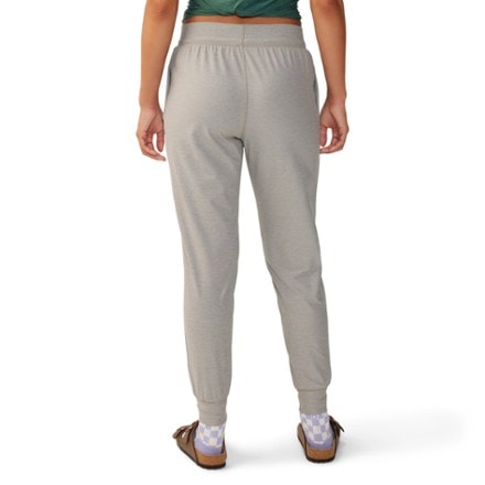 Mountain Hardwear Chillaction Joggers - Women's 2