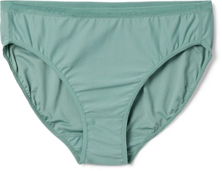 What to Look for in Comfortable Underwear When Travelling - Crossfly