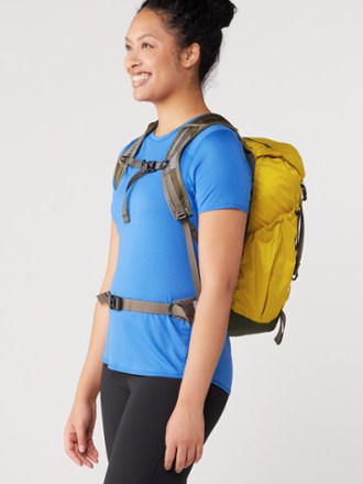 REI Co-op Flash 22 Pack 10