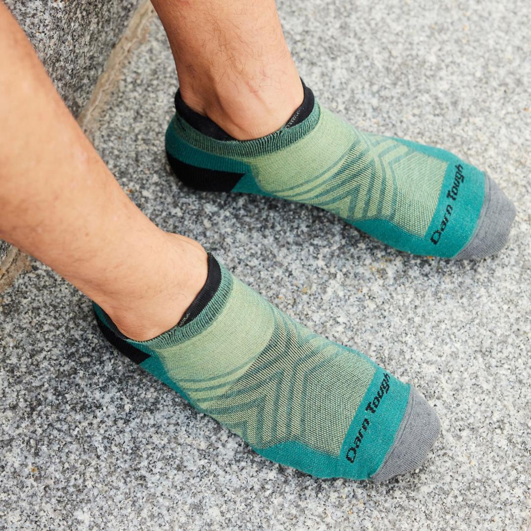 Location Image for Run No-Show Tab Ultralightweight Cushion Socks - Men's