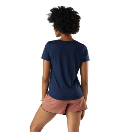 Smartwool Active Ultralite V-Neck T-Shirt - Women's 2