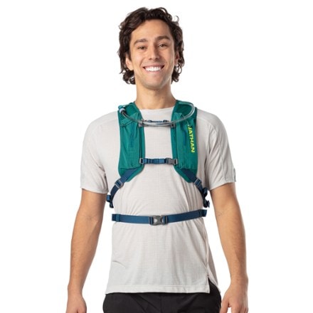 Nathan Crossover 10 Liter Hydration Pack 2