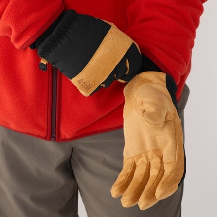 REI Co-op Trailsmith Insulated Gloves 1