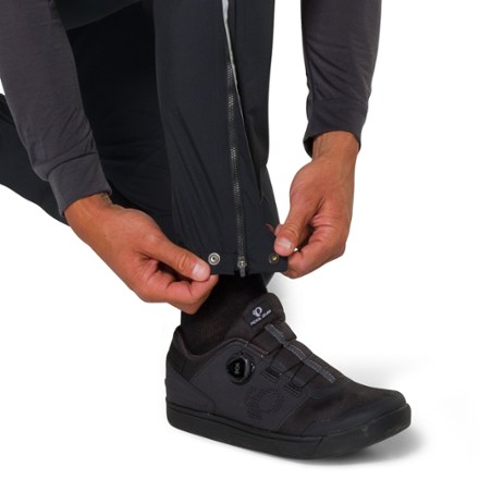 PEARL iZUMi Commuter Rain Cycling Pants - Men's 7