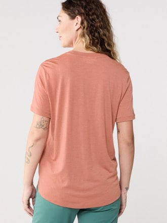 Icebreaker Merino 150 Tech Lite III Relaxed T-Shirt - Women's 2