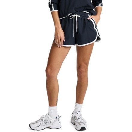 Beyond Yoga The Course 2.5" Shorts - Women's 0