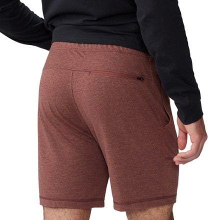 Mountain Hardwear Chillaction Shorts - Men's 6