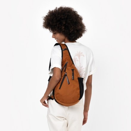 Sherpani Esprit Anti-Theft Sling Bag 1