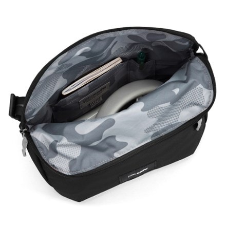 Pacsafe GO Anti-theft Saddle Crossbody 6