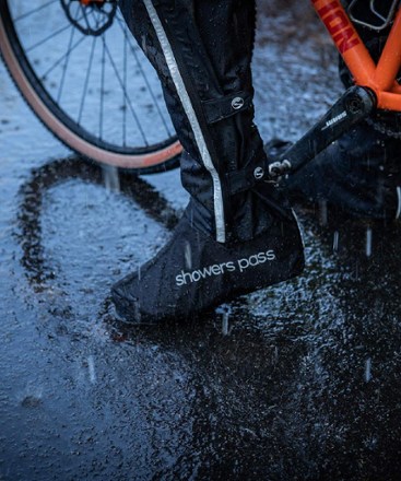 Flyleaf Water-Resistant Pocketed Cycling Pants