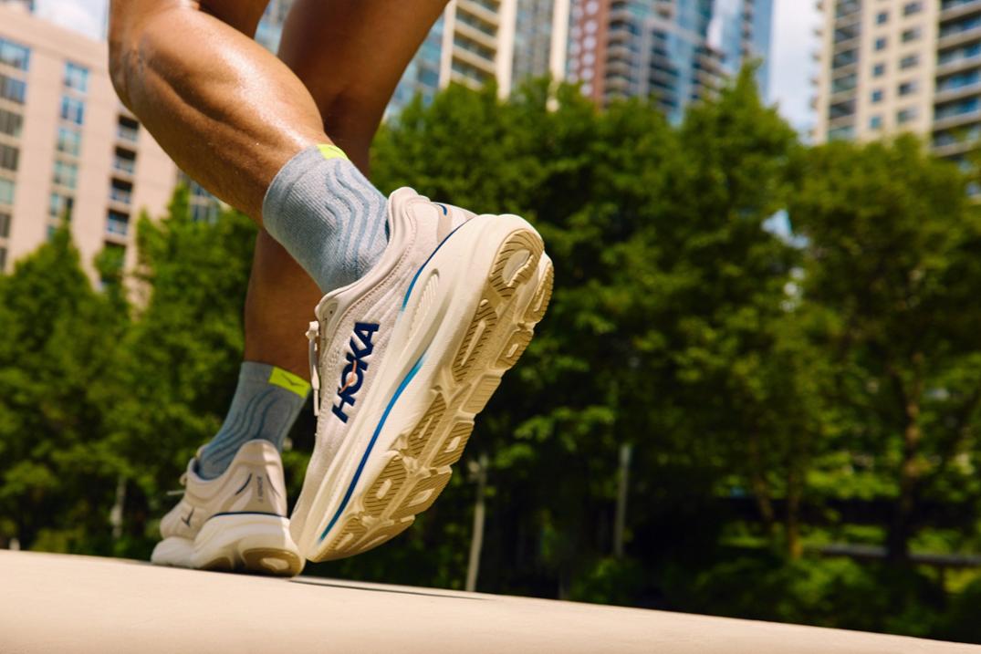 Location Image for Bondi 9 Road-Running Shoes - Men's