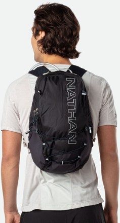 Nathan Crossover 15 Liter Hydration Pack 1