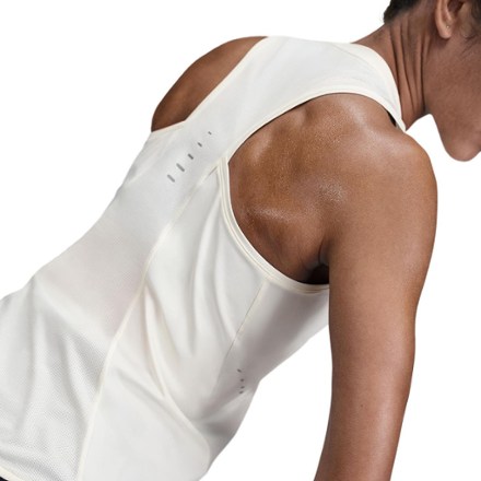 Nike Swift Dri-FIT Tank Top - Women's 4